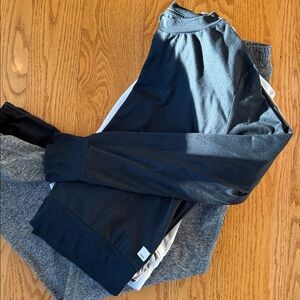 Vuori Boyfriend Joggers and Daydream crews